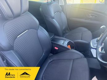 Renault Scenic DYNAMIQUE S NAV DCI EDC