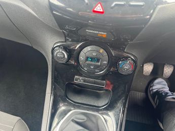 Ford Fiesta 1.6 TDCi ECOnetic Titanium Hatchback 5dr Diesel Manual Euro 5 (s