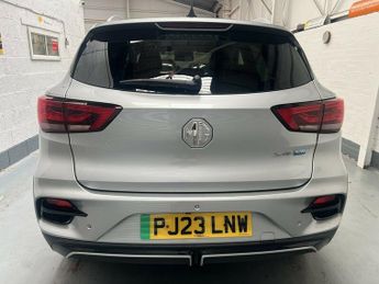 MG ZS TROPHY