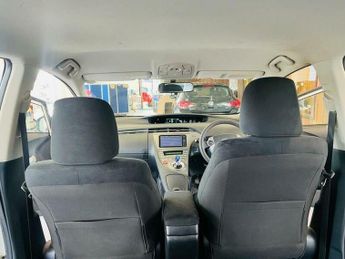 Toyota Prius 1.5 CVT 4dr