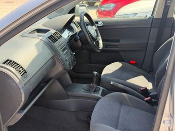 Volkswagen Polo SE (75BHP), ELECTRIC WINDOWS, ALLOY WHEELS, ALMOST BRAND NEW INS