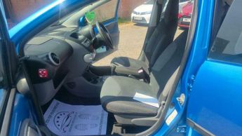 Peugeot 107 1.0 12V Urban 2 Tronic Euro 4 5dr