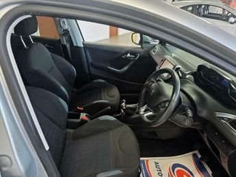 Peugeot 208 1.2 VTi Allure Euro 5 5dr