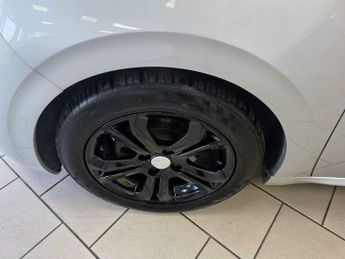 Peugeot 208 1.2 VTi Allure Euro 5 5dr