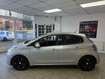 Peugeot 208 1.2 VTi Allure Euro 5 5dr
