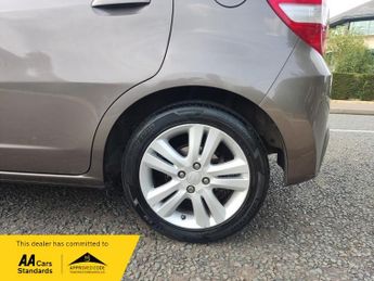 Honda Jazz 1.4 i-VTEC ES Plus Hatchback 5dr Petrol CVT Euro 5 (99 ps)