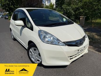 Honda Jazz 1.3+HYBRID+FRESH IMPORT+VERIFIED MILES+BIMTA/CARVX/JEVIC GUARANT