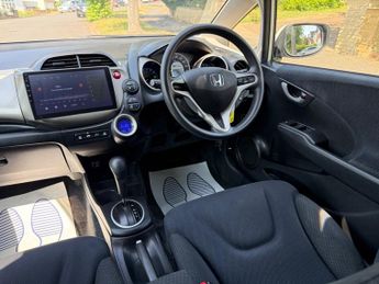 Honda Jazz 1.3+HYBRID+FRESH IMPORT+VERIFIED MILES+BIMTA/CARVX/JEVIC GUARANT