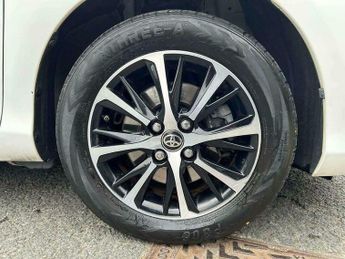 Toyota Yaris 1.5 VVT-h Icon Tech E-CVT Euro 6 (s/s) 5dr
