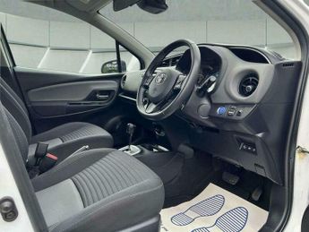 Toyota Yaris 1.5 VVT-h Icon Tech E-CVT Euro 6 (s/s) 5dr
