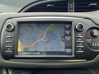 Toyota Yaris 1.5 VVT-h Icon Tech E-CVT Euro 6 (s/s) 5dr