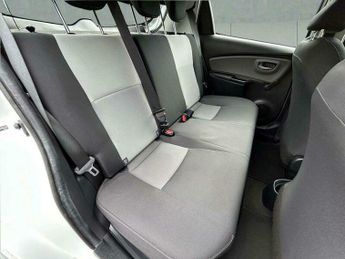 Toyota Yaris 1.5 VVT-h Icon Tech E-CVT Euro 6 (s/s) 5dr