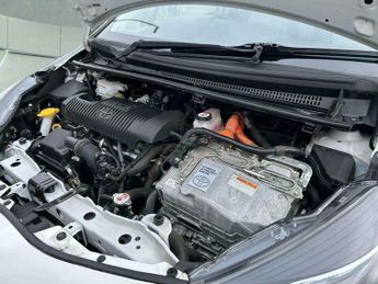 Toyota Yaris 1.5 VVT-h Icon Tech E-CVT Euro 6 (s/s) 5dr