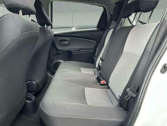 Toyota Yaris 1.5 VVT-h Icon Tech E-CVT Euro 6 (s/s) 5dr