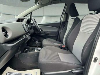 Toyota Yaris 1.5 VVT-h Icon Tech E-CVT Euro 6 (s/s) 5dr