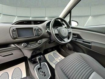Toyota Yaris 1.5 VVT-h Icon Tech E-CVT Euro 6 (s/s) 5dr