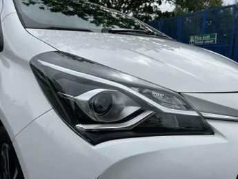 Toyota Yaris 1.5 VVT-h Icon Tech E-CVT Euro 6 (s/s) 5dr