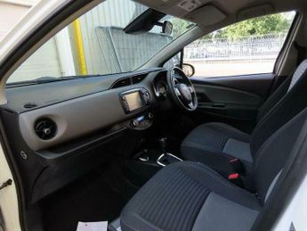 Toyota Yaris 1.5 VVT-h Icon Tech E-CVT Euro 6 (s/s) 5dr