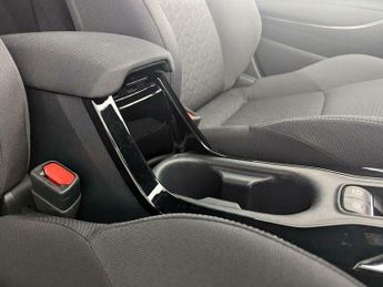Toyota Corolla 1.8 VVT-h Design CVT Euro 6 (s/s) 5dr