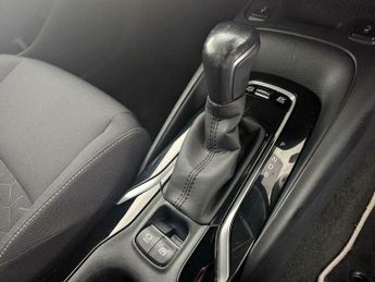 Toyota Corolla 1.8 VVT-h Design CVT Euro 6 (s/s) 5dr