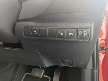 Toyota Corolla 1.8 VVT-h Design CVT Euro 6 (s/s) 5dr
