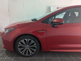 Toyota Corolla 1.8 VVT-h Design CVT Euro 6 (s/s) 5dr