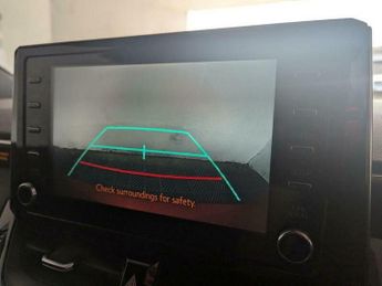 Toyota Corolla 1.8 VVT-h Design CVT Euro 6 (s/s) 5dr