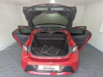 Toyota Corolla 1.8 VVT-h Design CVT Euro 6 (s/s) 5dr