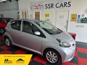 Toyota AYGO 1.0 VVT-i Platinum Hatchback 5dr Petrol Manual Euro 4 (67 bhp)