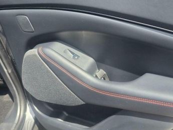 Ford Mustang Extended Range 91kWh 5dr
