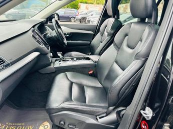 Volvo XC90 D5 MOMENTUM AWD