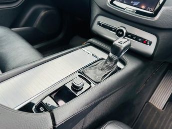 Volvo XC90 D5 MOMENTUM AWD