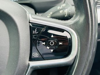 Volvo XC90 D5 MOMENTUM AWD