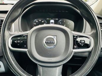 Volvo XC90 D5 MOMENTUM AWD