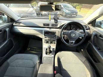 Volkswagen Passat 2.0 TDI BlueMotion Tech SE Euro 5 (s/s) 5dr