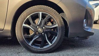 Toyota Yaris 1.5 VVT-h Design E-CVT Euro 6 5dr