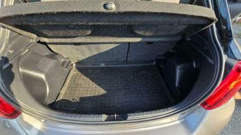 Toyota Yaris 1.5 VVT-h Design E-CVT Euro 6 5dr