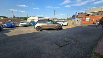 Toyota Yaris 1.5 VVT-h Design E-CVT Euro 6 5dr