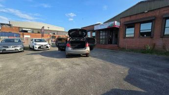 Toyota Yaris 1.5 VVT-h Design E-CVT Euro 6 5dr