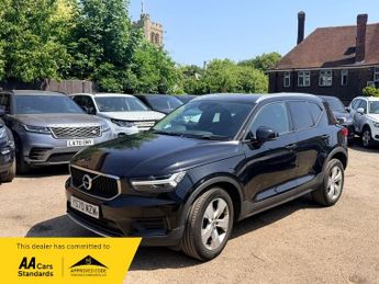 Volvo XC40 T3 MOMENTUM