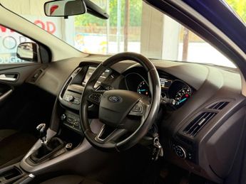 Ford Focus 1.0T EcoBoost Zetec Hatchback 5dr Petrol Manual Euro 6 (s/s) (12