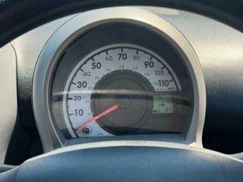 Toyota AYGO 1.0 VVT-i + MultiMode Euro 5 5dr
