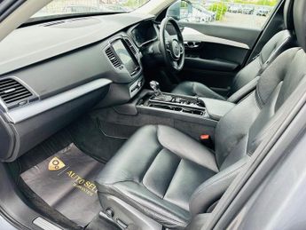 Volvo XC90 D5 POWERPULSE MOMENTUM AWD