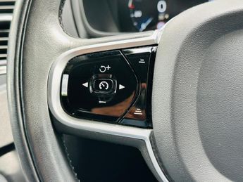 Volvo XC90 D5 POWERPULSE MOMENTUM AWD