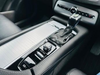 Volvo XC90 D5 POWERPULSE MOMENTUM AWD