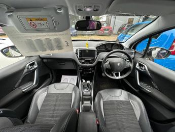 Peugeot 2008 1.2 Automatic