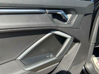 Audi Q3 1.5 TFSI CoD 35 S line S Tronic Euro 6 (s/s) 5dr