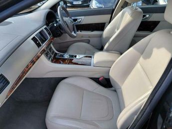 Jaguar XF 2.2d Premium Luxury Auto Euro 5 (s/s) 4dr