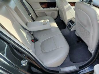 Jaguar XF 2.2d Premium Luxury Auto Euro 5 (s/s) 4dr