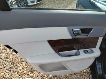 Jaguar XF 2.2d Premium Luxury Auto Euro 5 (s/s) 4dr